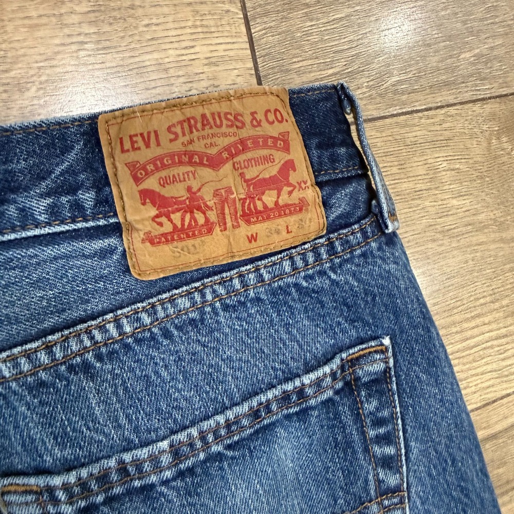 Levis 501 Mens Straight Blue Denim Jeans 34x30 (hemmed 24.5) Med Wash Button Fly